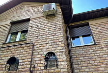 Защитные рольставни на окна частного дома в Салтыковке